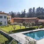 아파트 Guesthost - 3-room Apartment, Garden & Pool