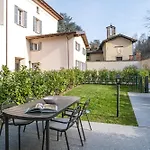 Guesthost - 3-room Apartment, Garden & Pool 아파트 *