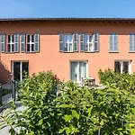 Guesthost - 3-room Apartment, Garden & Pool 아파트 *
