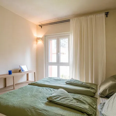 Lejlighed Guesthost - 3-room Apartment, Garden & Pool