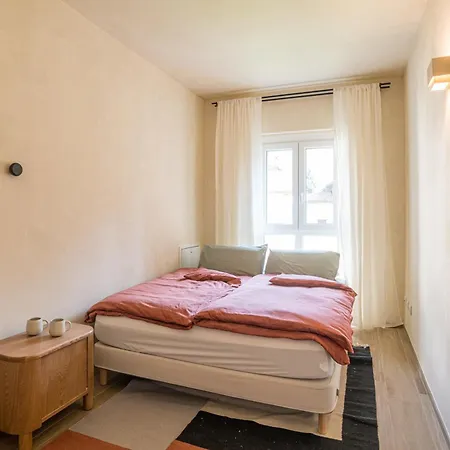 Lejlighed Guesthost - 3-room Apartment, Garden & Pool *