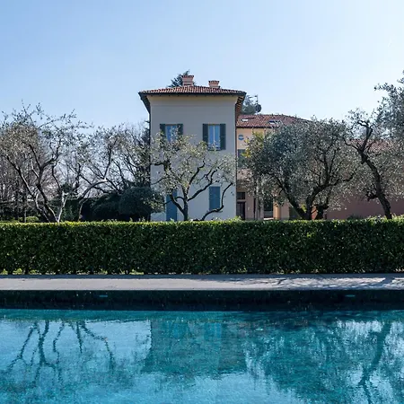 Lejlighed Guesthost - 3-room Apartment, Garden & Pool Como
