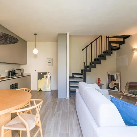 Lejlighed Guesthost - 3-room Apartment, Garden & Pool Como