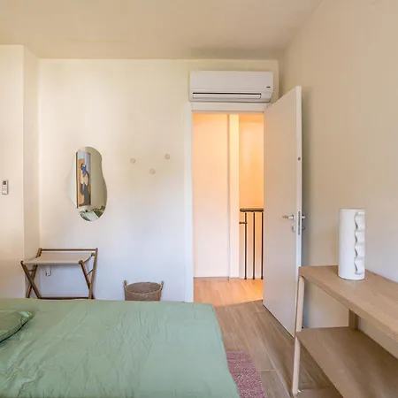 Guesthost - 3-room Apartment, Garden & Pool Como